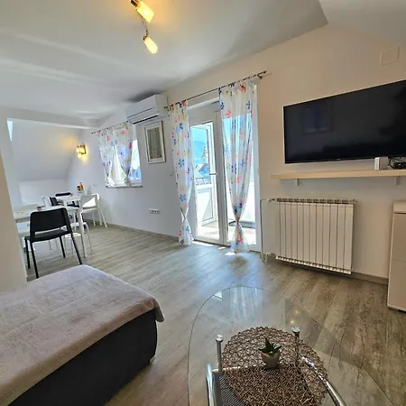 Apartment Hill *