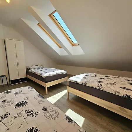 Apartment Hill Zirovnica
